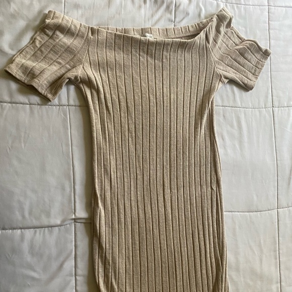 Off shoulder dress - Picture 1 of 1